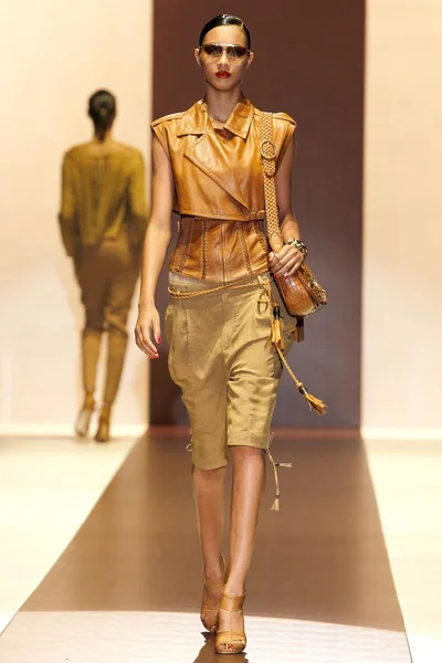 Look 23